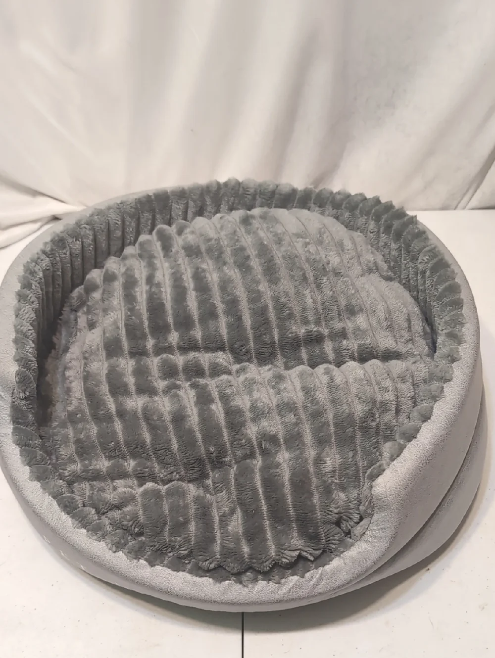 Small Pet Heaven Cozy Plush Round Pet Bed - Gray